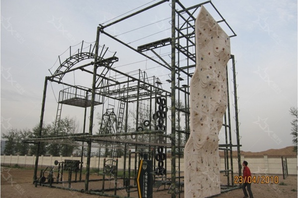 以匠心设计,铸砺心之盾:高空心理行为训练场的专业化构建之道